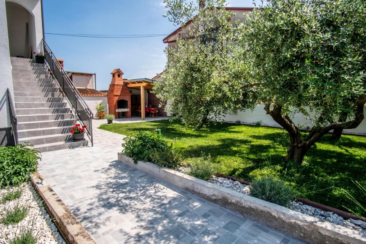 House Nada Apartman Muntic Экстерьер фото