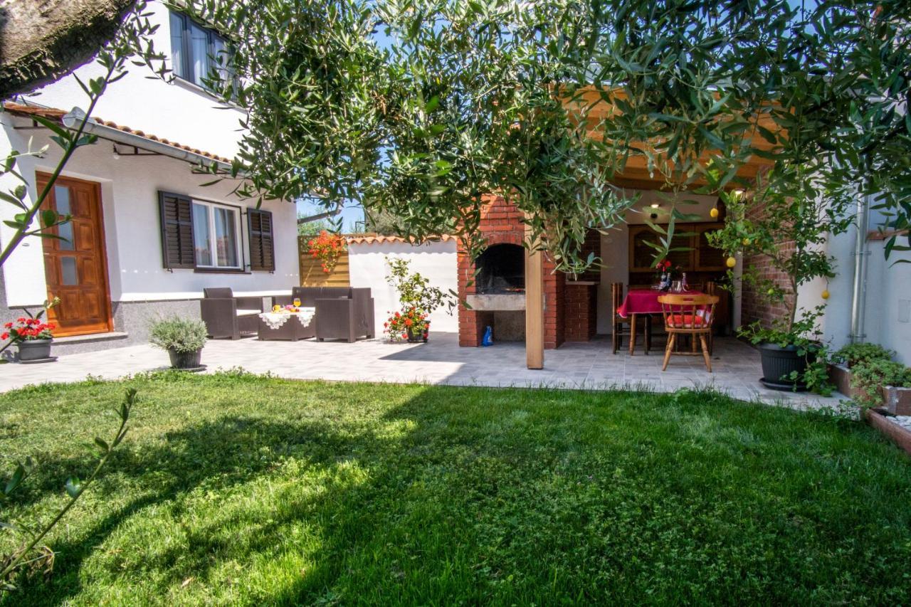 House Nada Apartman Muntic Экстерьер фото
