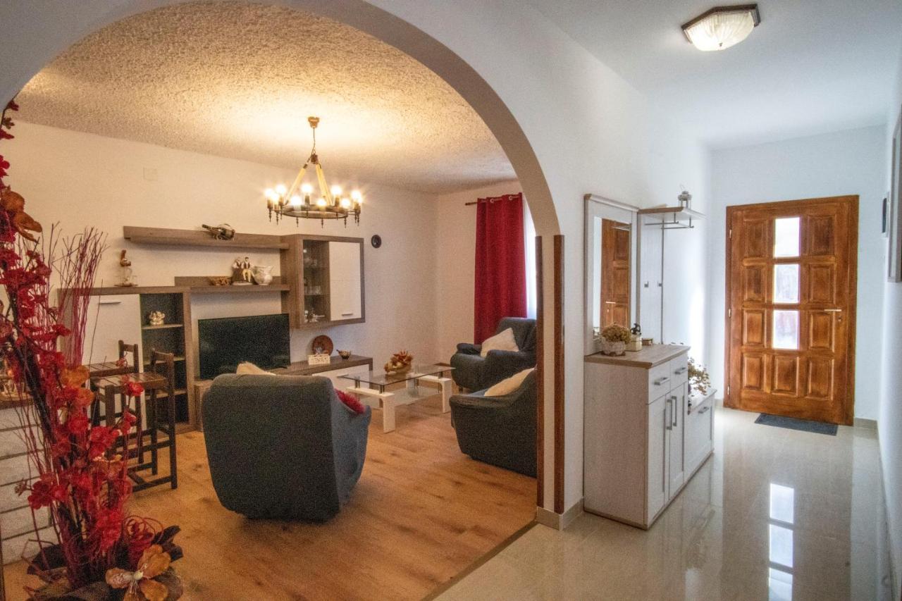 House Nada Apartman Muntic Экстерьер фото